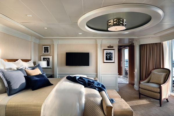 Oceania Marina - Owners Suite 3.jpg